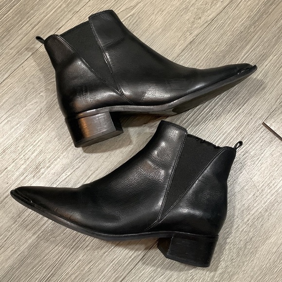 Marc Fisher Pointy Toe Chelsea Black Leather Ankle Boots size 7 - Picture 1 of 12